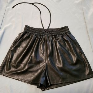Good American Faux Leather Shorts, black size L